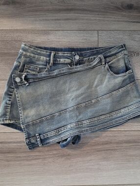 Denim SKORT, SIZE XL